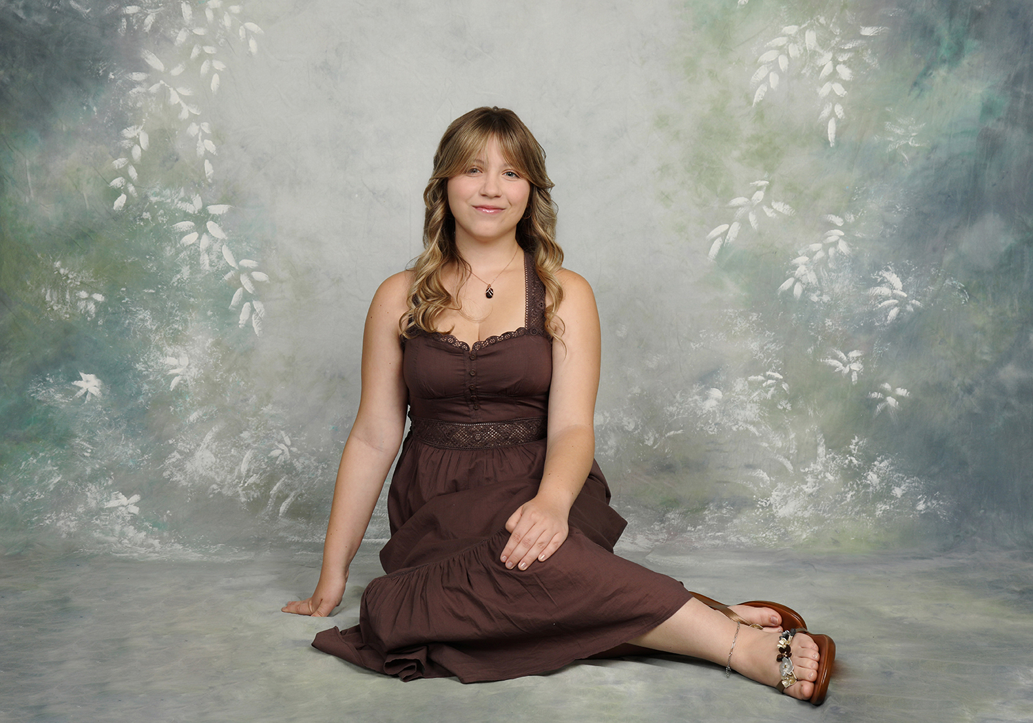 *Schedule Senior Portrait Mini-Session AT THE STUDIO | seniormini-8B.jpg