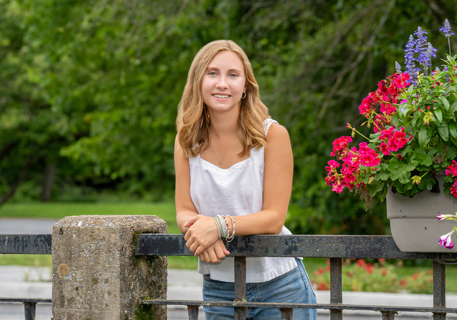 Boiling Springs 2027 Senior Portraits Taken At School | BoilingSpring_Outdoor_3.jpg
